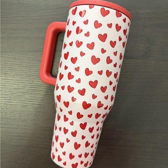 HydroJug Other - NEW HydroJug Traveler 40oz XOXO Red Pink Heart Pattern